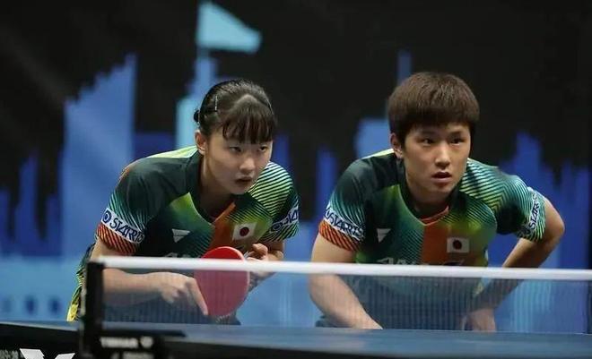 雪地足球 雪地足球