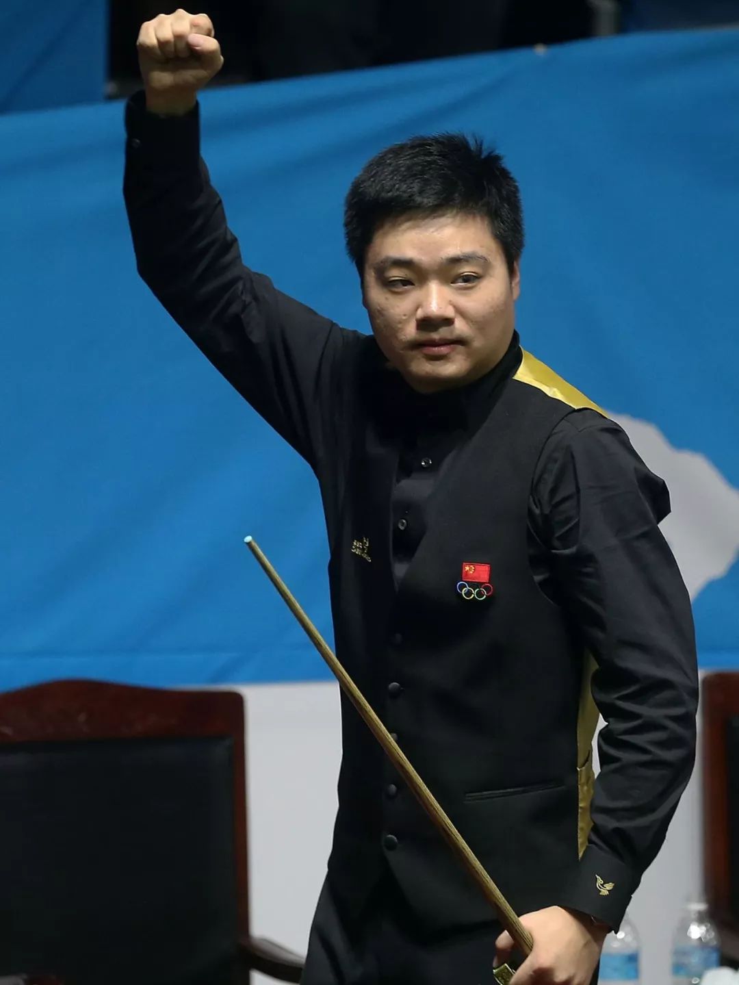 让球迷们大 让球迷们大